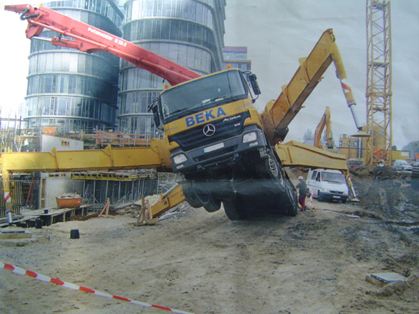 Nutzfahrzeug Vermessung, LKW Rahmen richten, Kaltrichten - raschl Düsseldorf