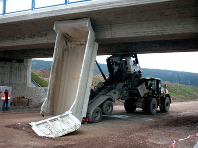 Nutzfahrzeug Vermessung, LKW Rahmen richten, Kaltrichten - raschl Düsseldorf